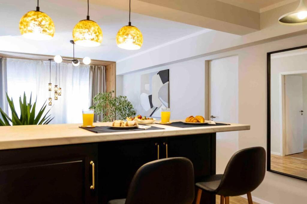 Stunning Views 2Br Intercontinental Flat Apartment บูคาเรสต์ ภายนอก รูปภาพ