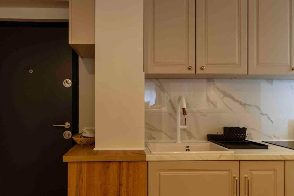 Stunning Views 2Br Intercontinental Flat Apartment บูคาเรสต์ ภายนอก รูปภาพ